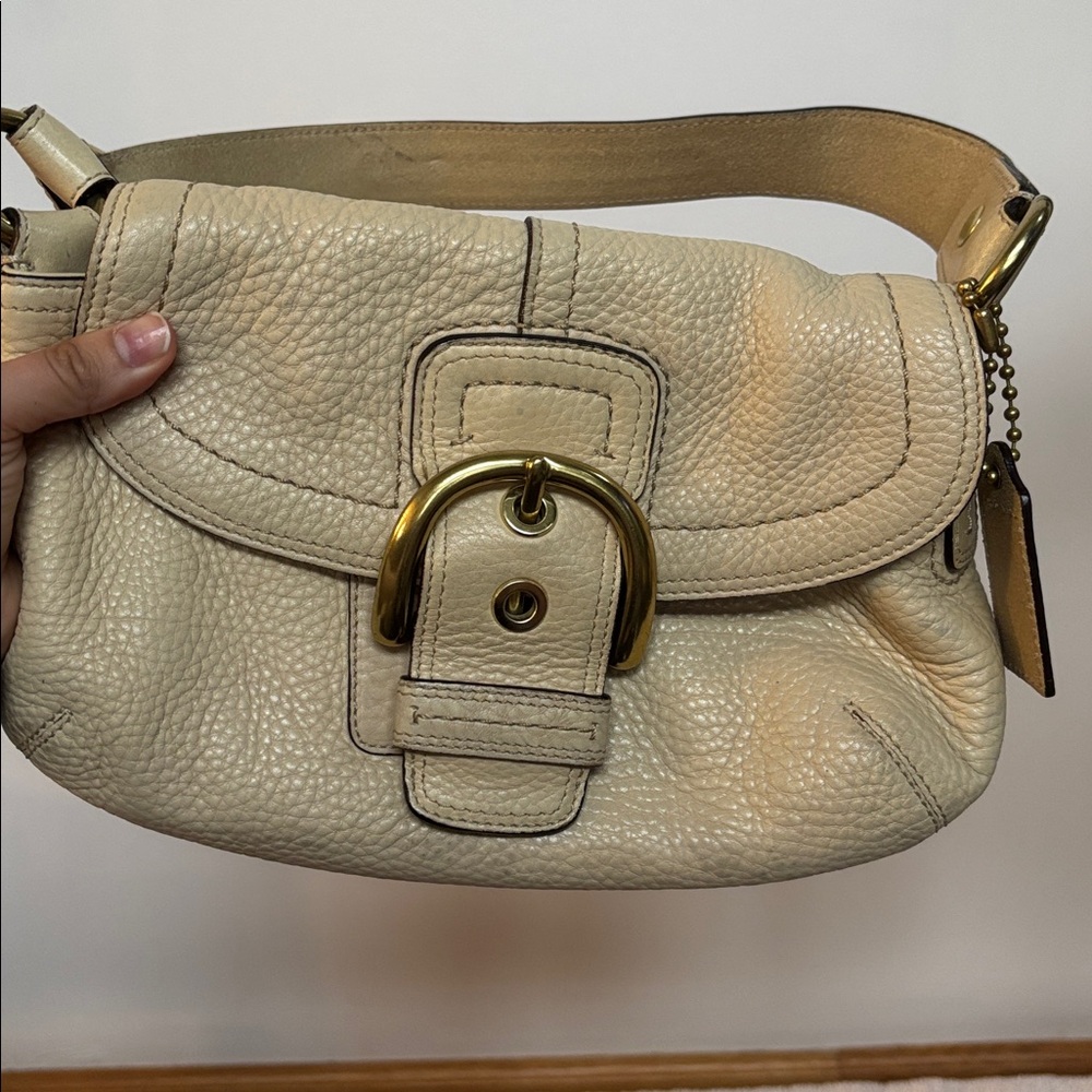 Coach Cream Leather Shoulder Bag - Picture 3 of 13